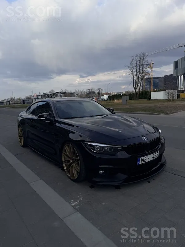 Tiek tirgots vizuāli skaists bmw 435i eksemplārs. Auto tehniski ir teicamā s