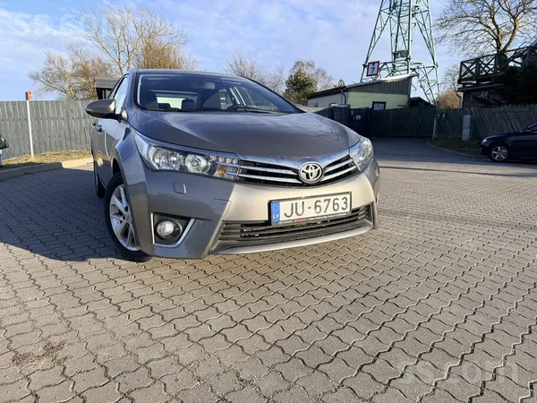 Toyota Pārdodam ģimenes mašīnu, pirkta Latvijā, viens sai
