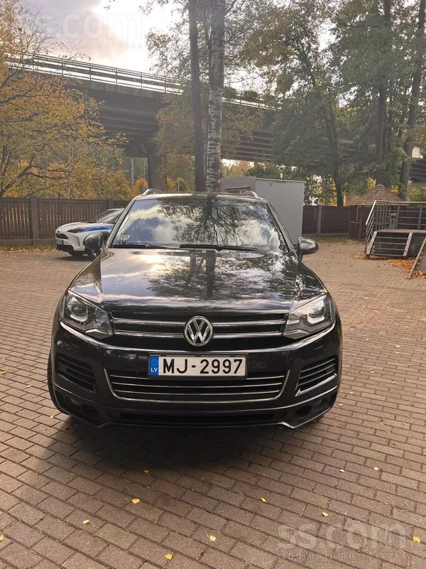 Volkswagen Pārdod Volkswagen Touareg R-Line, 2013. gada izlai