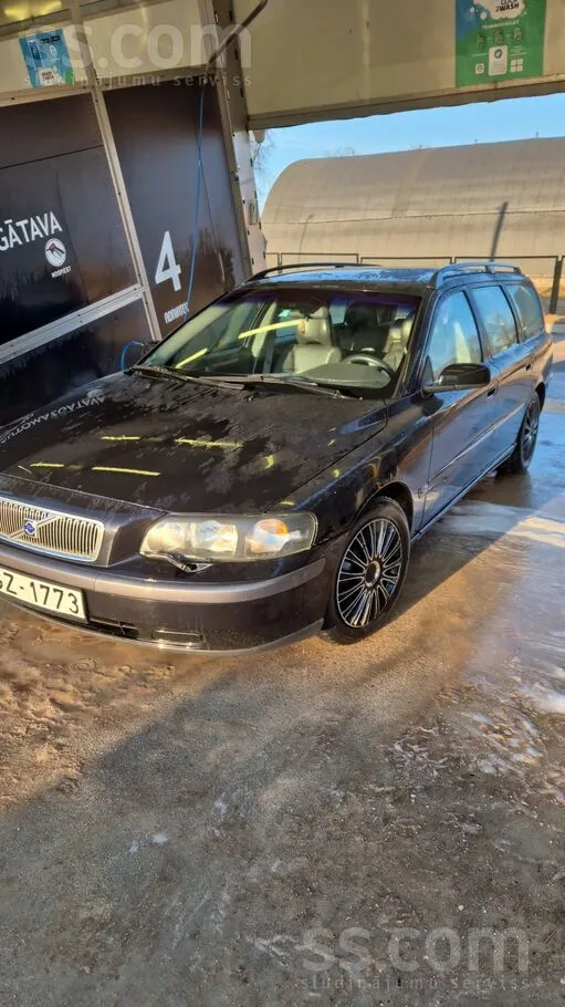 Volvo Pārdodu auto. Pirkts kā pagaidu auto. Ir defekti, 