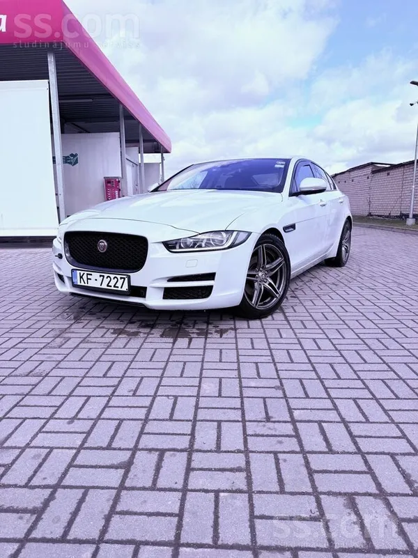 Jaguar Продаю Jaguar ХЕ 2.0D 132kw. Машина в идеальном со