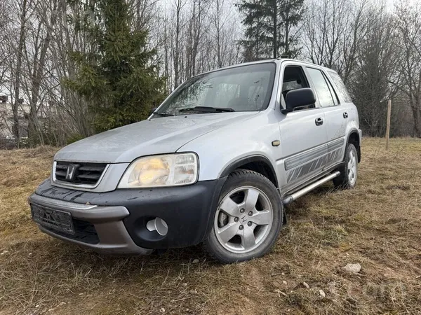 Rūc, brauc, bremzē. 4x4 strāda bez problēmām. 
Norakstīts. 
Par papildus s