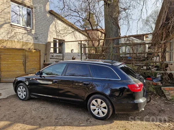 Audi Pēdējā gada laikā nomainīti bremžu diski, priekšēj