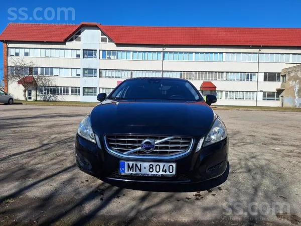 Volvo Pārdodu volvo s60.5 cilindru dzinējs 158kw(211zs).