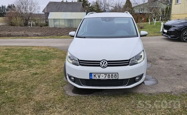 Volkswagen Sakarā ar jaunās mašīnas iegādi, pārdodu VW Touran