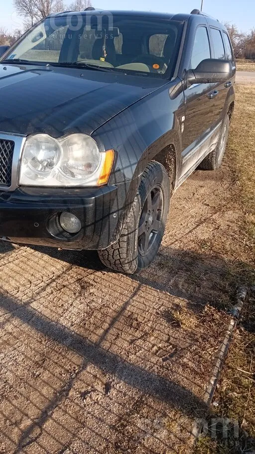Jeep Pārdodu visu rezerves daļās jo remontēt sanāks pār