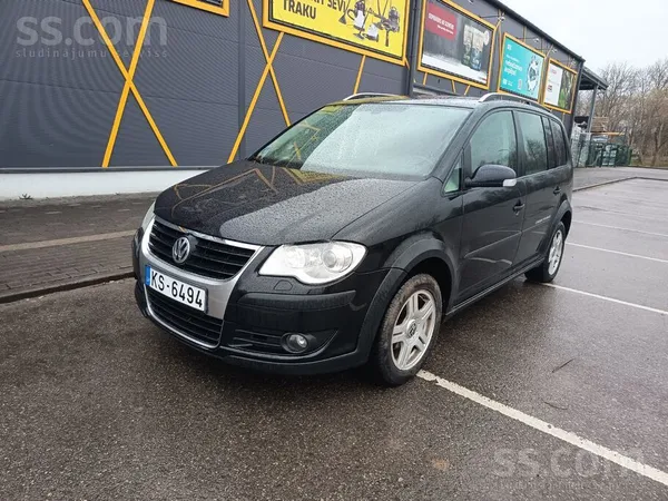 Volkswagen Pārdodu cross touran. ir vizuāli defekti , vairāk 
