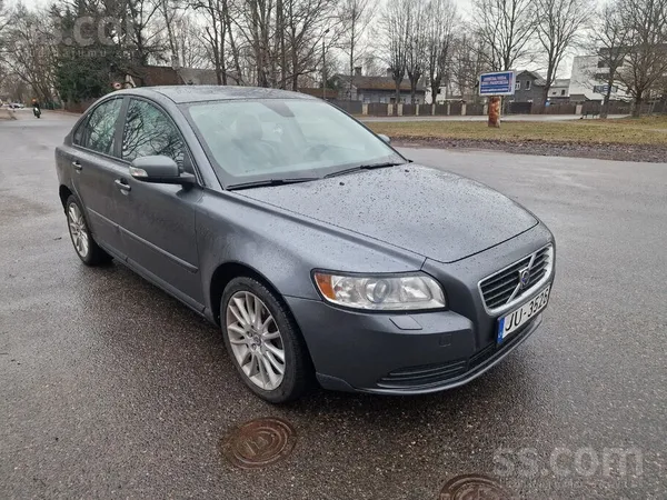 Pardodas labs auto. Tirs kopts adas salons. Labs tehniskais un vizualais sta