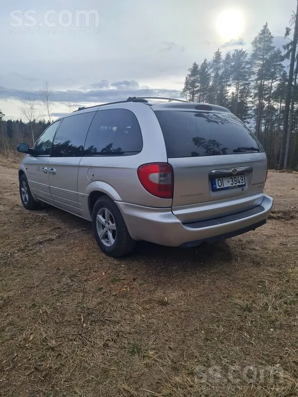 Chrysler Limited versija, audzfunkcionāls salons, Stow and 