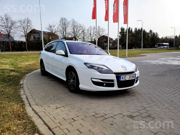 Pārdodu Renault Laguna 1.5D/81kw, ļoti labā vizuālā un tehniskā stāvoklī. Te