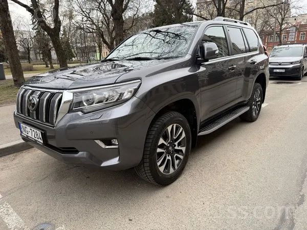 Toyota Pārdodu Toyota Land Cruiser Executive. Auto pirkts