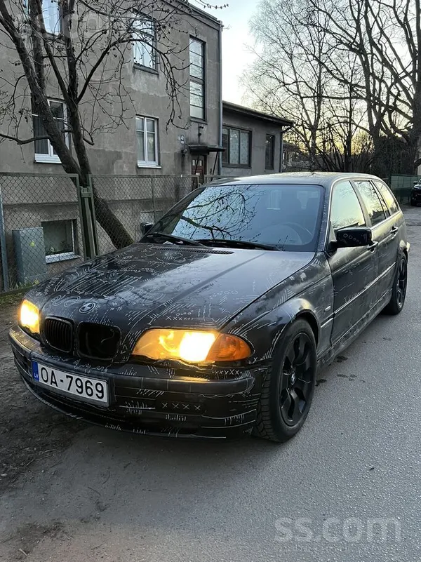 Pārdodas E46 330d ar automātisko kārbu. 
Melnā skate līdz 05.05.2026, defek