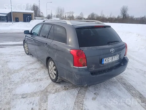 Toyota Pārdod braucamu auto.