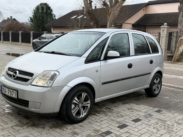 Opel Auto labā tehniskā un vizuālā stāvoklī ar automāti