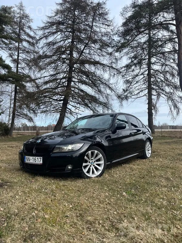 Modelis: 325D;
Gads: 2011;
Jauda: 150 kW / 204 Zs. 

Auto ļoti labā tehn