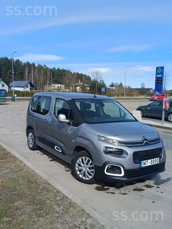 Citroen Pirkts jauns Andre Motors salonā. Visas apkopes ve