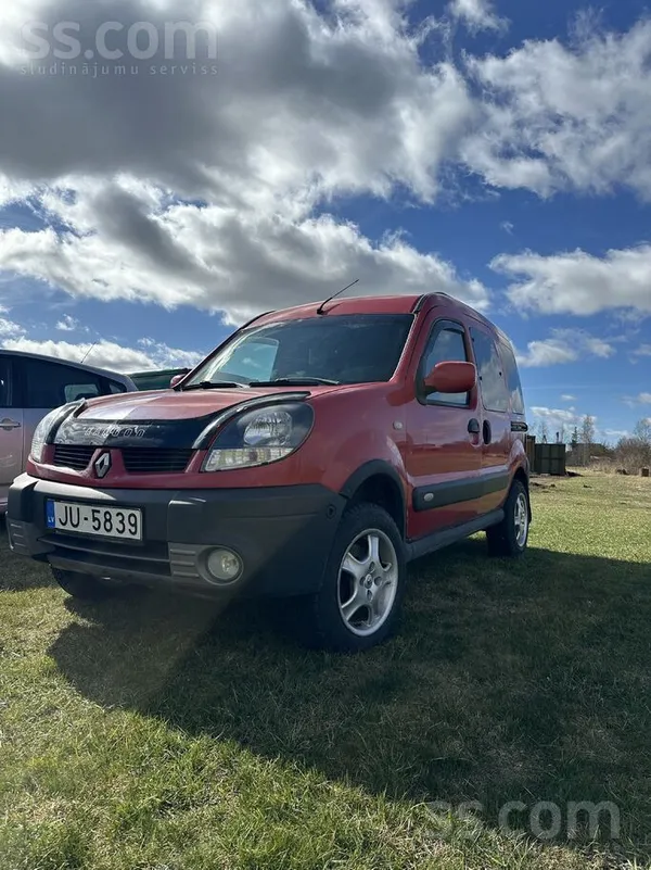 Renault Pārdodu ideāla tehniska stāvokli mašīnu . Bija dau