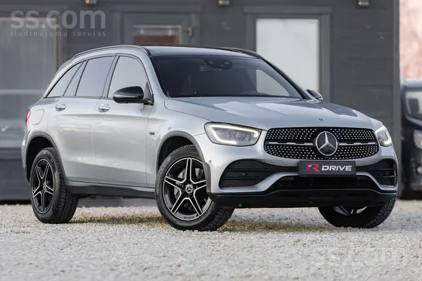Mercedes-Benz Glc 300de Amg Line - 4-Matic - Hybrid - Automatic - 302 Hp
Or