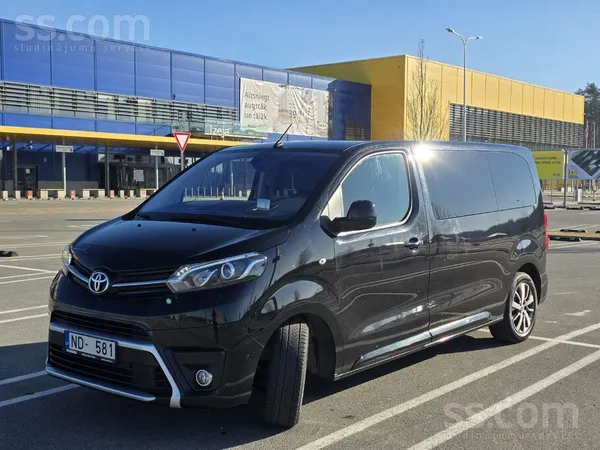 Toyota Pārdod juridiska persona. Izmantots privātos brauc