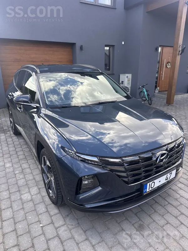 4X4, mild-hybrid, 180hp versija. Premium komplektācija ar mazu noskrējienu.