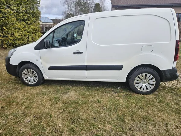 Citroen Pārdošanā ekonomisks un ļoti praktisks auto, rūpīg