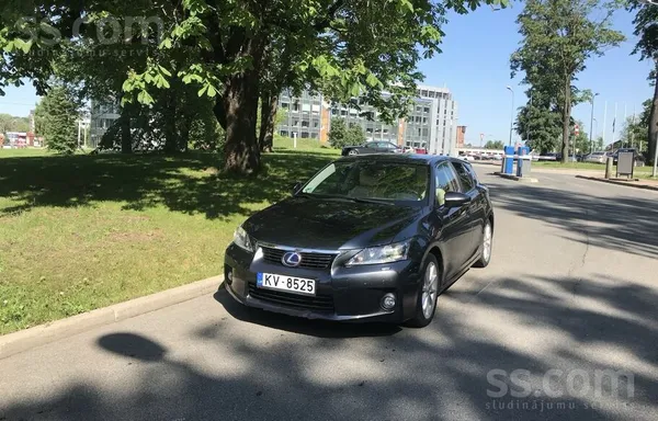 Pārdodu Lexus Ct200H 1.8 hibrīdauto. Ļoti ekonomiska, ļoti labā tehniskā stā