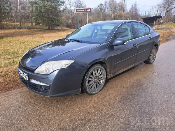 Renault Pārdodu labā tehniskā un vizuālā stāvoklī Renault 