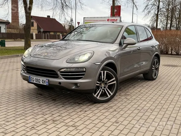 Pārdod Porshe Cayenne GS 300, 3.0 Dīzelis (180 kW), 
2013. gads. 

Auto i