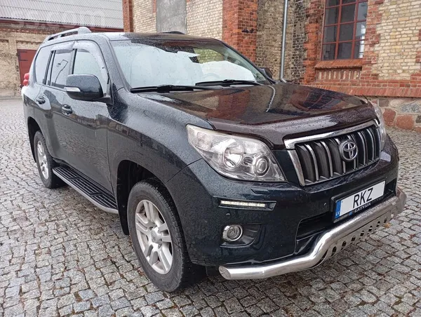 Toyota Pārdodu uzticamu rāmja apvidus auto Land Cruiser P