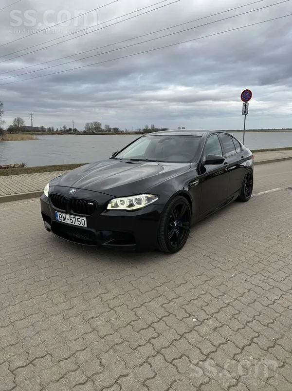Pārdodu BMW F10 M5 ar 4.4L V8 Twin-turbo dzinēju 412kW , 7 speed dual-cluch