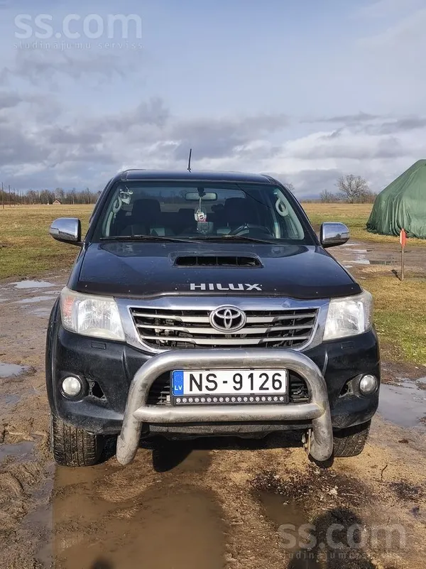Toyota Pārdod 2015 gada hilux ar 106 kw. Pirms skates uzl
