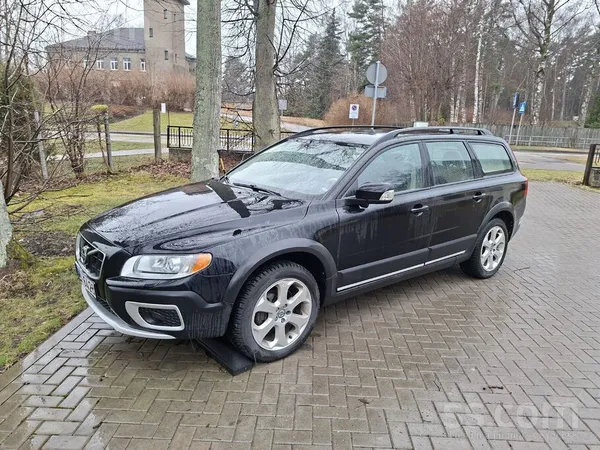Volvo Auto ar nobraukumu lietots ikdiena gariem attalume