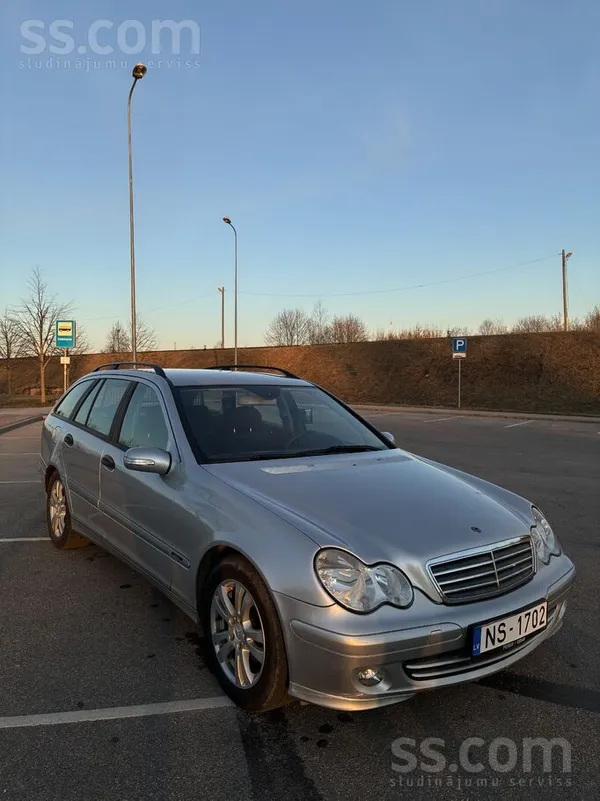 Mercedes Mercedes-Benz c220, 2005(facelift).