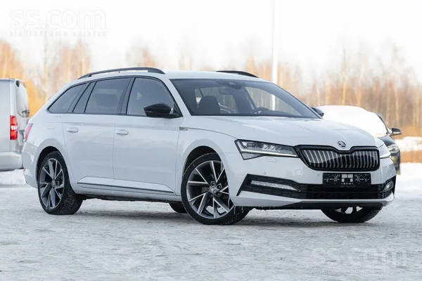 Facelift Škoda Superb Sportline IV 1.4 Tsi - Hybrid - Automatic. 
Orģināls