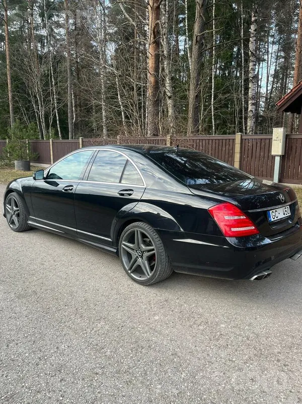 Mercedes Tiek tirgota ļoti komfortabla mašīna ar salīdzinoš
