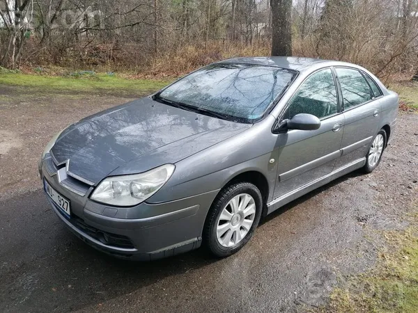 Pardodu Citroen C5 2.2 dīzelis ar automatisko ātrumkarbu. 
Продаётся Citroe