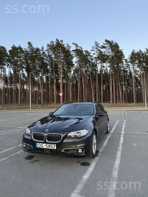 BMW BMW 530 Xdrive ar 3.0 litru dīzeļdzinēju un automā