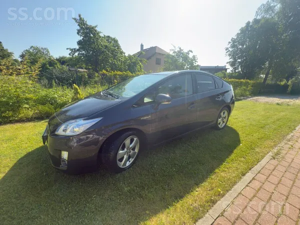 Toyota Pārdodu Toyota Prius faktiski 2010.gads. Ļoti uzti