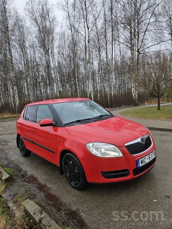 Skoda Zolīds , kopts auto. Nesen samainiju eļļu, izpūtēj