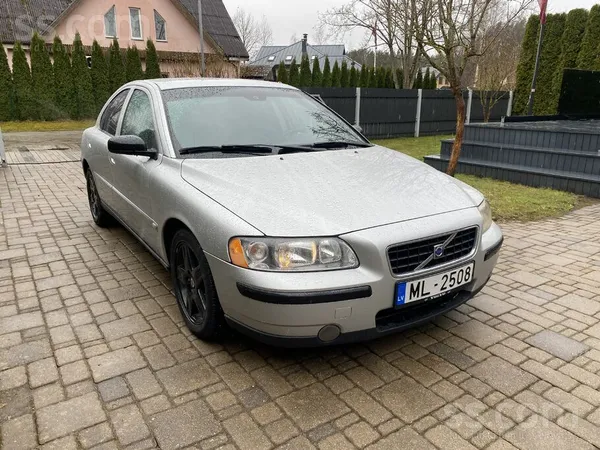Volvo Pārdodu volvo S60 restail modeli ar labāko dzinēju