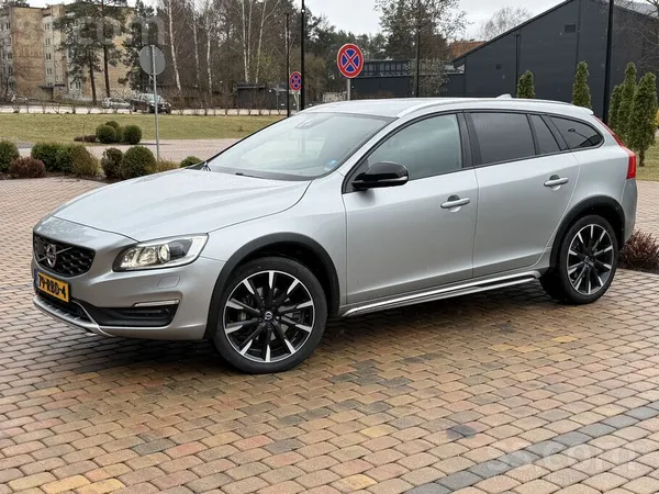 Volvo Volvo V60 Cross Country Ocean Race 140kW Automāts