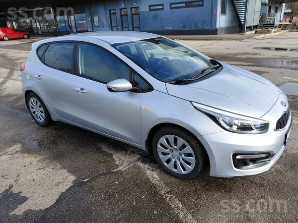 KIA Uzņēmums pārdod Kia Ceed. Nepieciešams sānskata sp