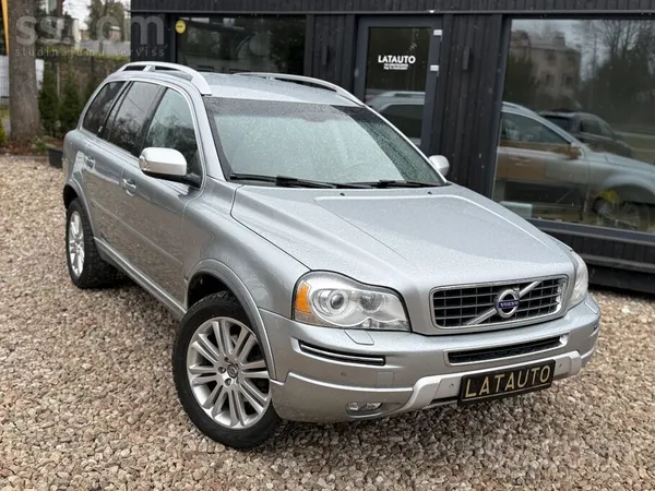 Volvo Xc90 ar bagātīgo Executive komplektāciju. 

2.4 dīzelis (147 kW)
au