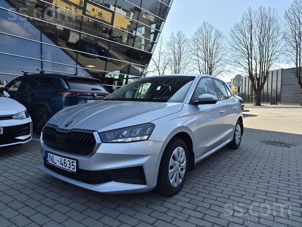 Uzņēmums pārdod automašīnu pēc pilna servisa līzinga. Škoda Fabia HB Active