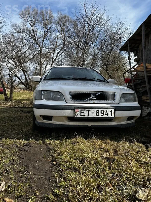 Volvo Pārdodu volvo s40 ekonomisku auto kas darbojas uz 