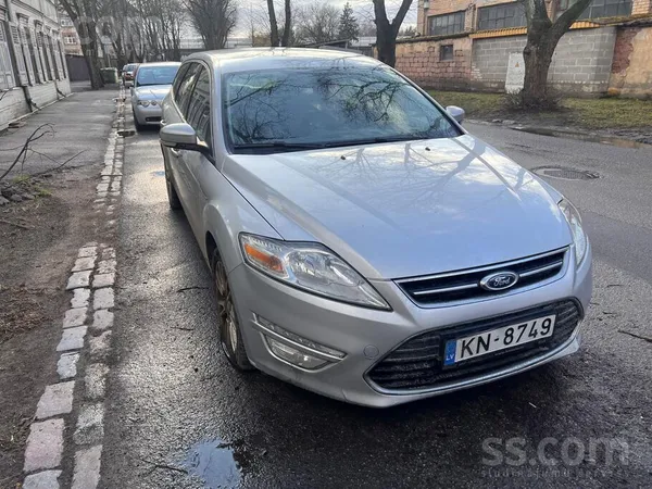 Ford Tiek tirgots auto ar kārbas defektu.