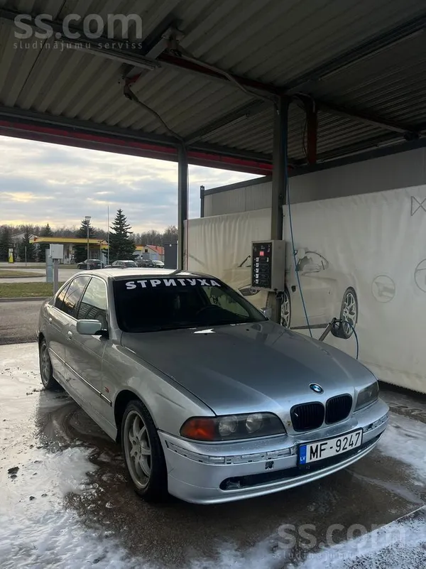 BMW Pārdodu 525 tds 105 kw. Mašīna ir dtaucamā stāvokl