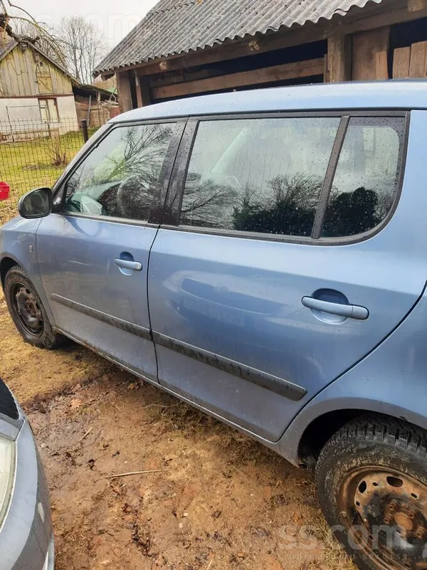 Skoda Rūc, brauc, ir divi riepu komplekti - labas ziemas
