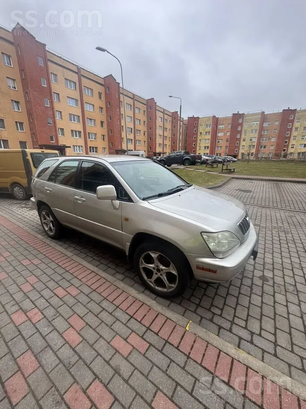 Lexus Svaiga apskate. Auto šobrīd ieguldījumus neprasa