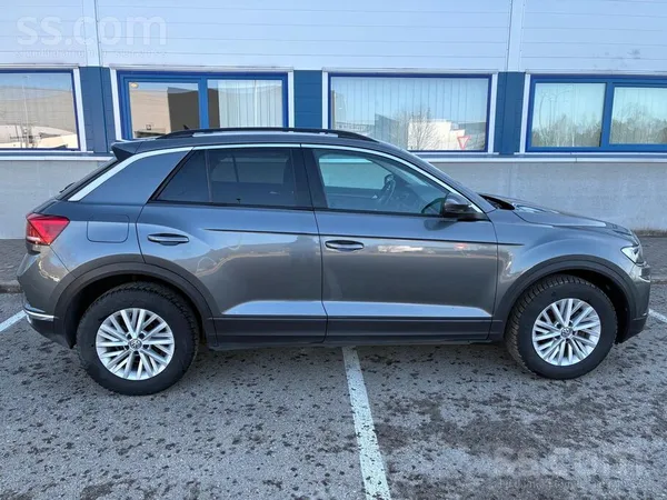 Volkswagen Uzņēmums pārdod Latvijā iegādātu un lietotu auto. 